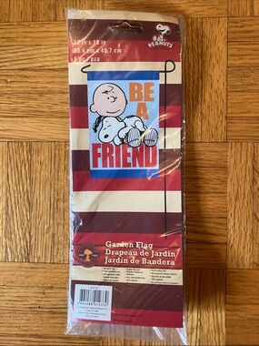 Small Peanuts Charlie Brown & Snoopy 'Be A Friend' Screenprint Flag - (12"x18")
